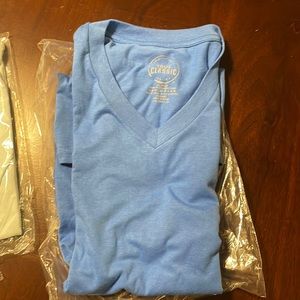 True Classic XL mens V neck t shirt